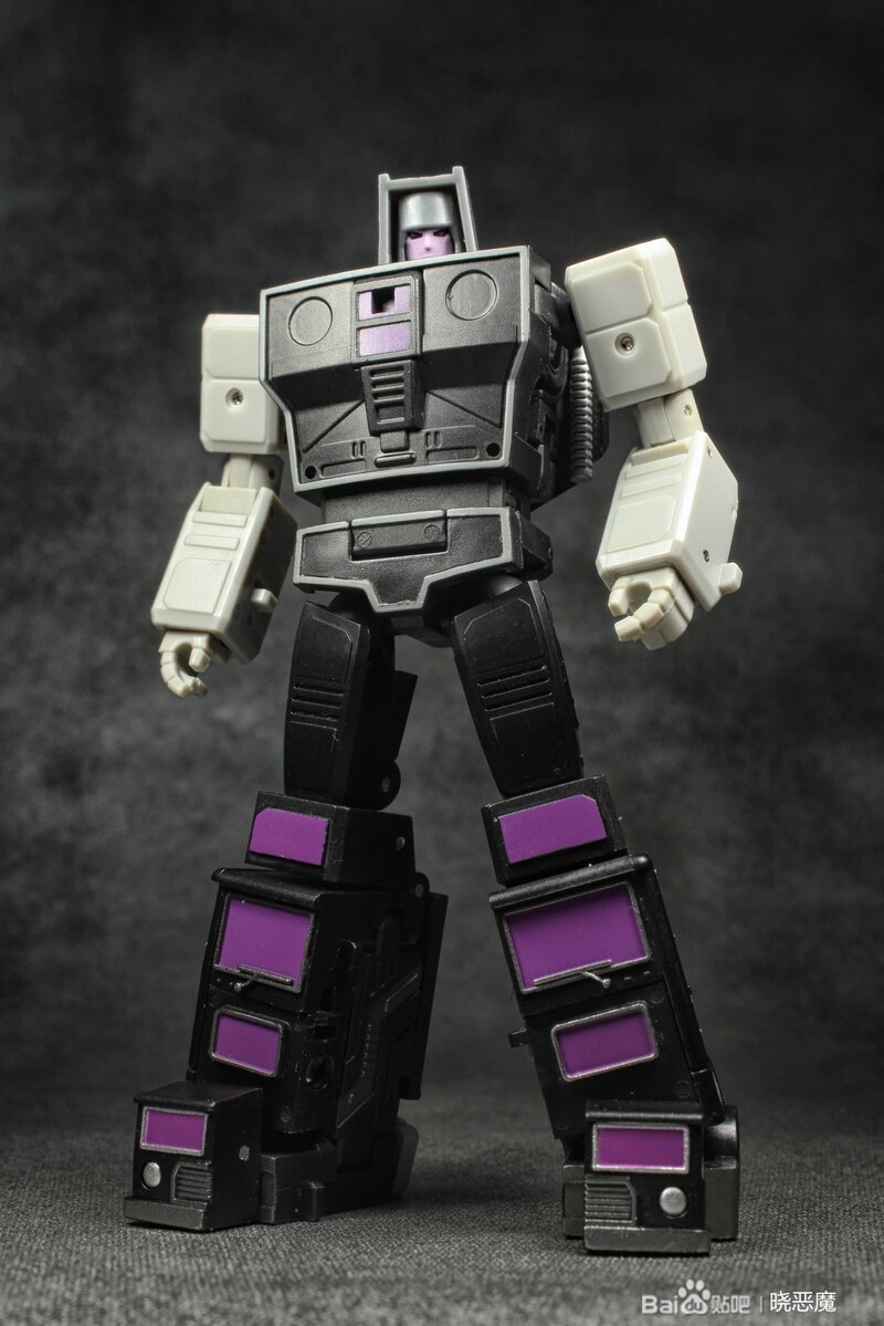 Magic Square MS-Toys MS-B11 Overlord In-Hand Images